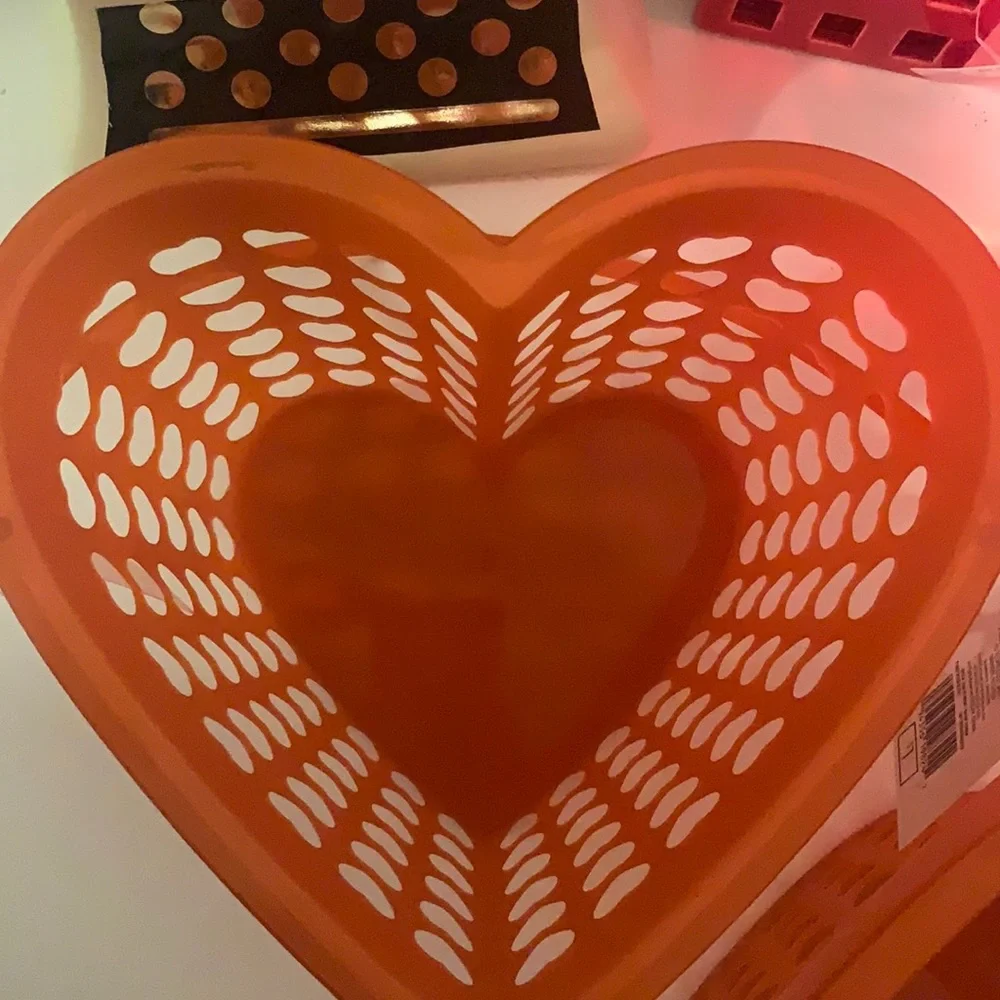 Target Bullseye Valentine’s heart Shape plastic basket in color Red.